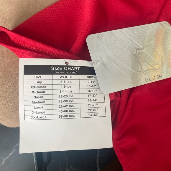 Washington Capitals dog jersey. Size L. NWT. - Picture 2 of 3